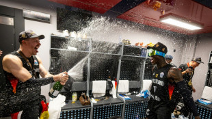 "Happy Birthday" und Dusche f&uuml;r Geburtstagskind Schr&ouml;der