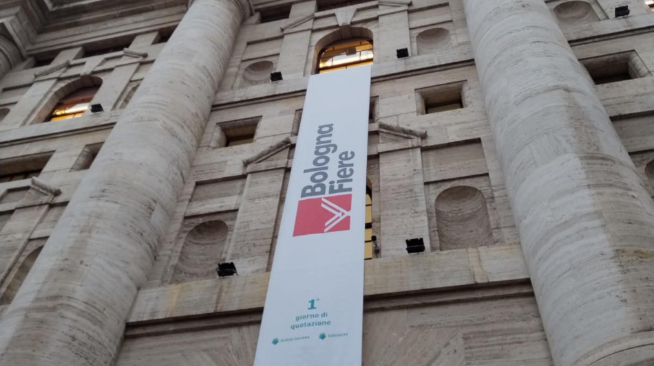 Borsa: Milano cede (-1,15%), gi&ugrave; Enel, accelerano Bper e Banco