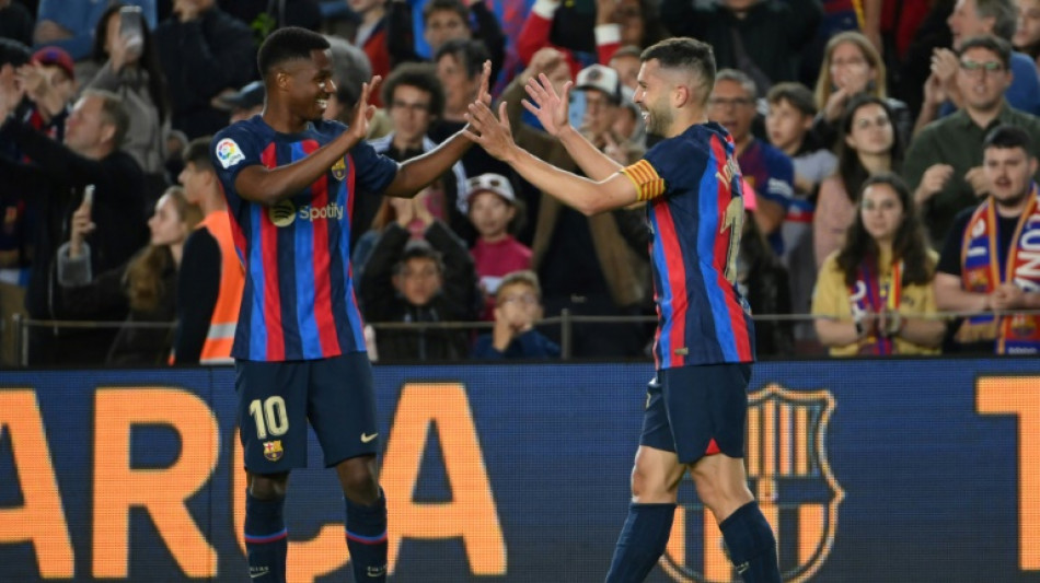 El Barcelona se impulsa hacia el t&iacute;tulo, el Elche baja a Segunda Divisi&oacute;n