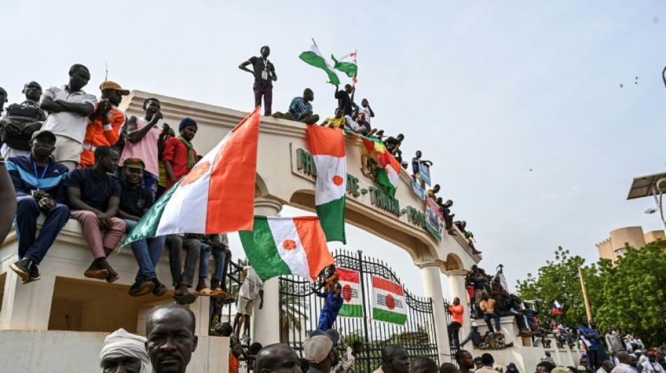 Pro-coup rally in Niger after leader warns against foreign intervention