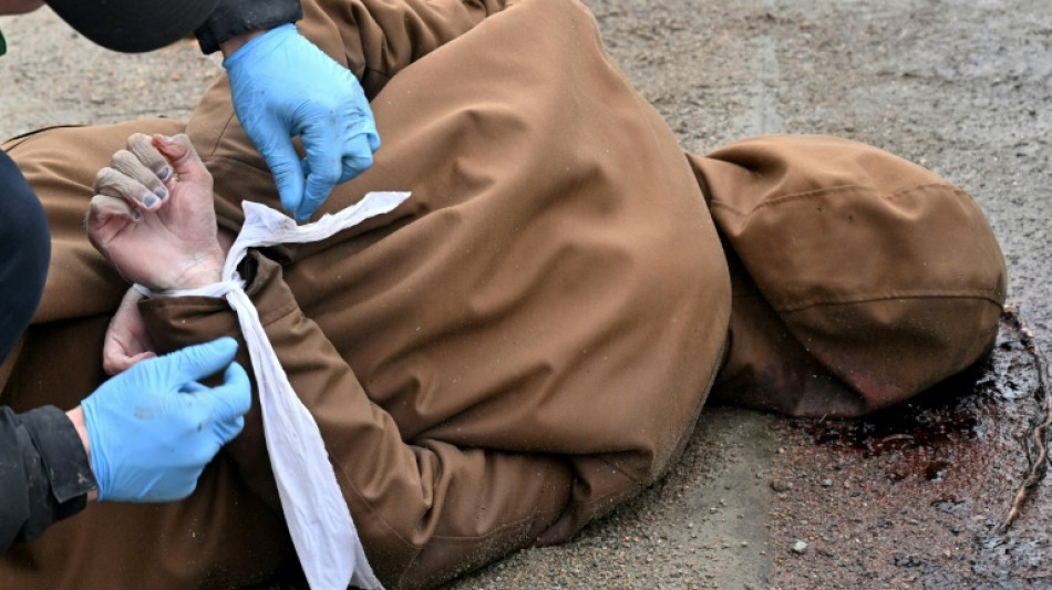 Zelenski llama "asesinos" a soldados rusos, al crecer indignaci&oacute;n por "cr&iacute;menes de guerra"