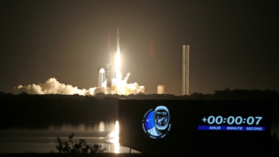 Miss&atilde;o que far&aacute; primeira caminhada espacial comercial decola com sucesso