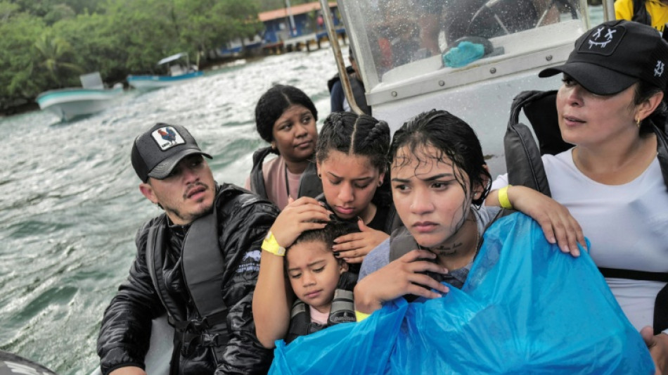 Migrantes viven "horrible" travesía por mar en su regreso a Venezuela