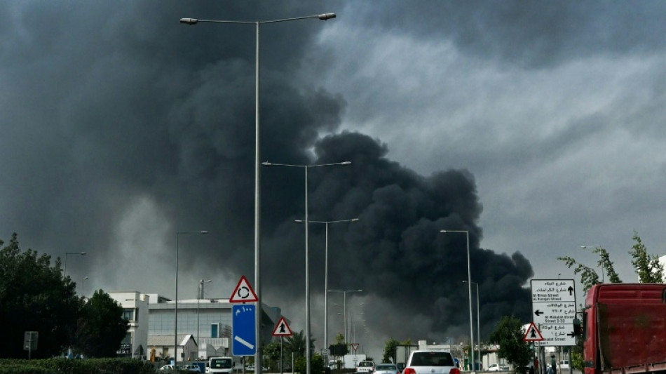 Los misiles iran&iacute;es sacuden las ricas monarqu&iacute;as del Golfo y causan dos muertes