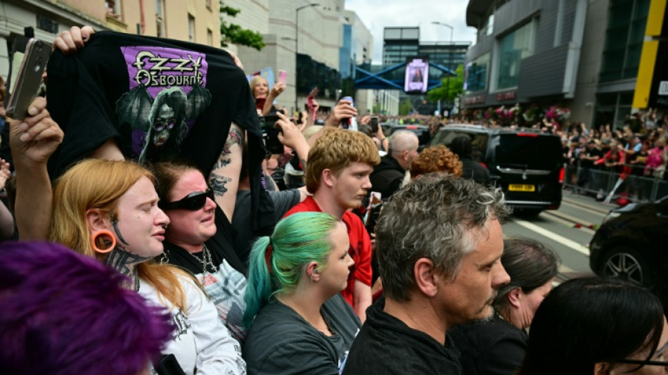 O último adeus dos milhares de fãs a Ozzy Osbourne em Birmingham