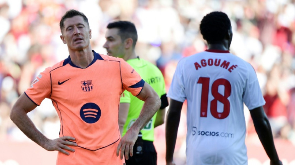 Bar&ccedil;a &eacute; goleado pelo Sevilla (4-1) e perde lideran&ccedil;a para o Real Madrid