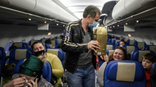 S&eacute;curit&eacute; et incertitude pour les r&eacute;fugi&eacute;s ukrainiens secourus par un millionnaire