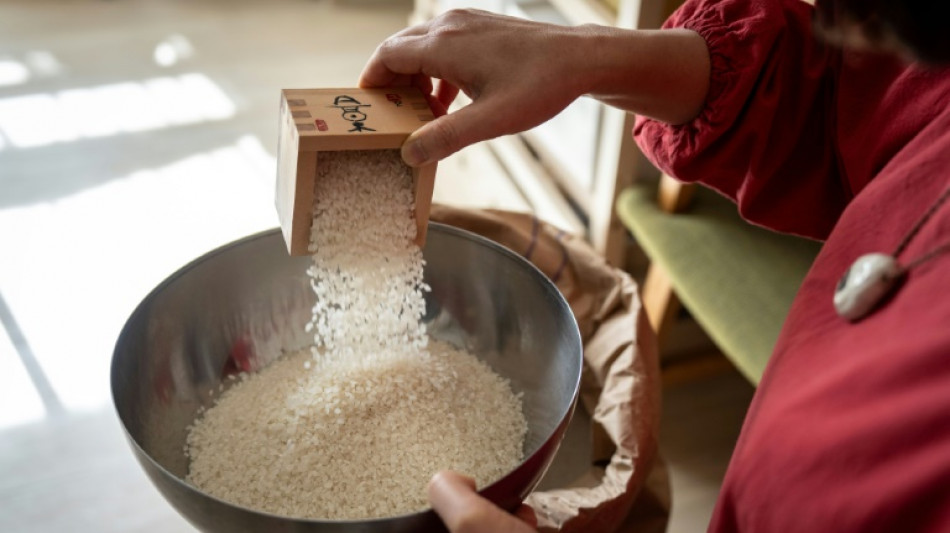 Le Japon ouvre davantage ses réserves stratégiques de riz pour contrer l'envolée des prix