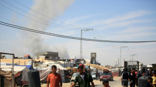 Israel bombardea la Franja de Gaza y aumenta la presi&oacute;n en Rafah