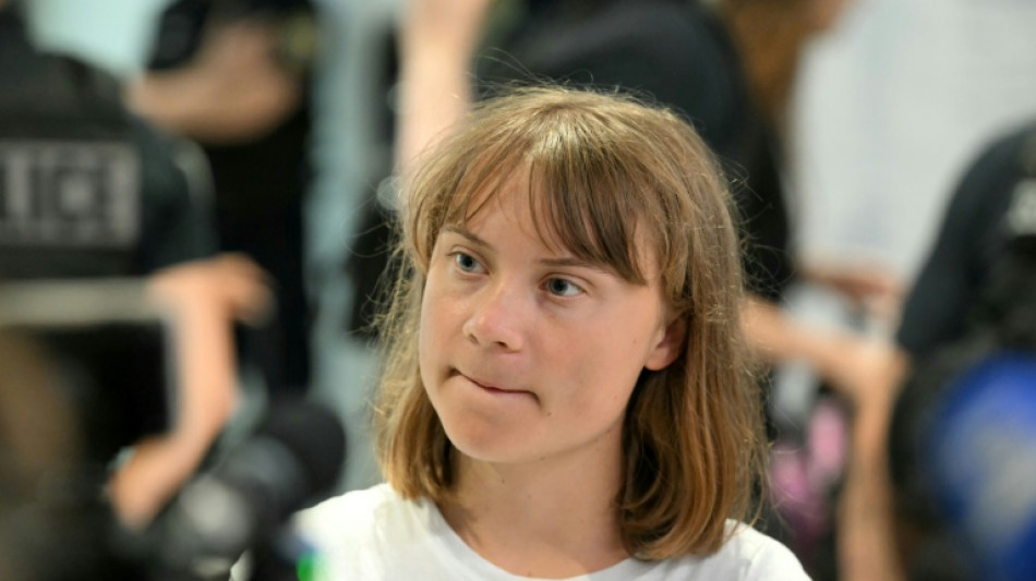 Israel 'nos sequestrou em &aacute;guas internacionais', diz Greta Thunberg ao chegar &agrave; Fran&ccedil;a