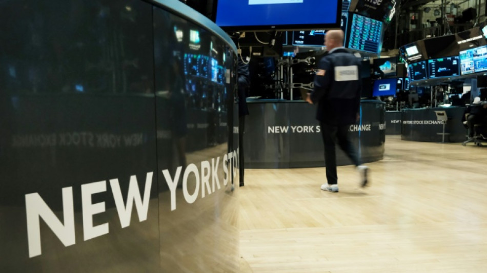 Wall Street finit en forte baisse, contrari&eacute;e par le message ferme de la Fed