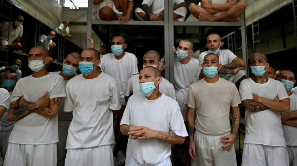 Una megac&aacute;rcel cumple seis meses en El Salvador con miles de pandilleros