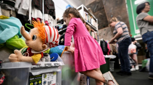 In silent protest, Russian volunteers help Ukraine refugees