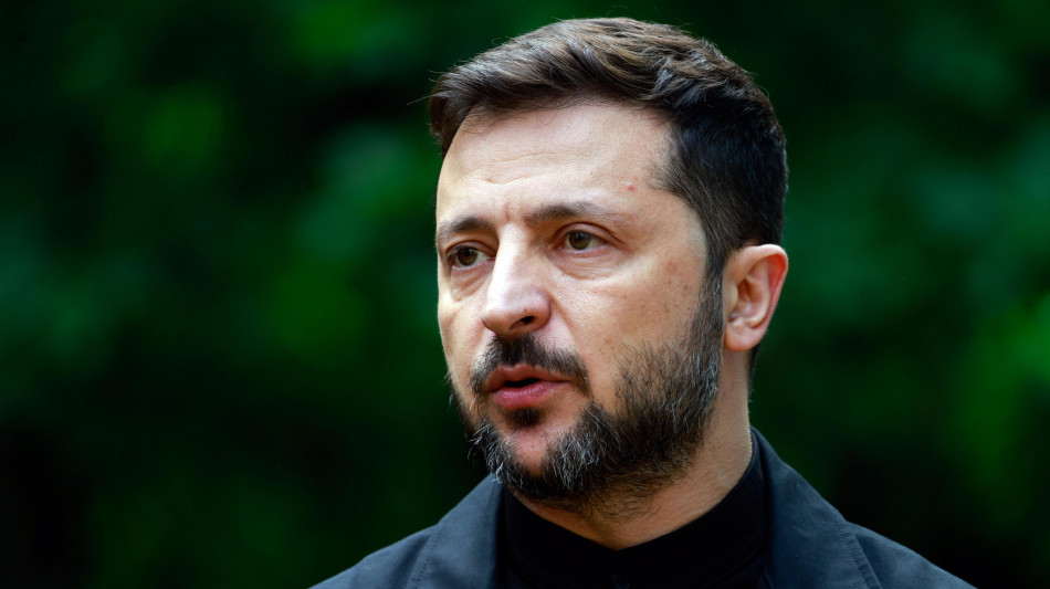 Zelensky, Putin potrebbe attaccare entro 5 anni un Paese Nato