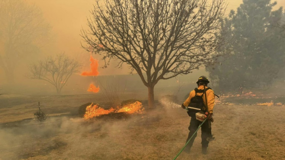 Deux morts au Texas, confront&eacute; au plus grand incendie de son histoire