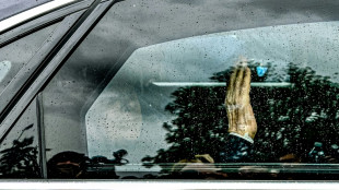 Italiens Ex-Ministerpr&auml;sident Berlusconi verl&auml;sst Krankenhaus nach sechs Wochen