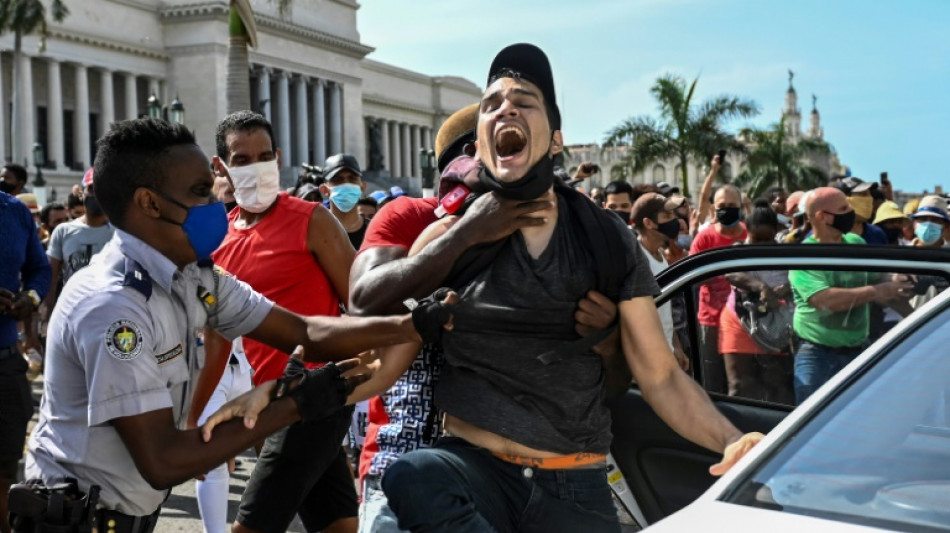 Crise n&atilde;o d&aacute; tr&eacute;gua em Cuba dois anos ap&oacute;s grandes protestos