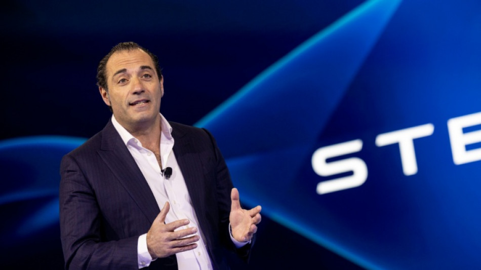 Le patron de Stellantis veut rassurer les salari&eacute;s en France