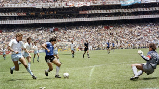 Les ench&egrave;res pour un maillot mythique de Maradona s'ouvrent sur une offre &agrave; plus de 5 millions de dollars 