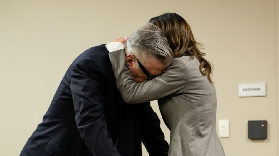 Juicio de Alec Baldwin por homicidio involuntario es anulado por supresi&oacute;n de pruebas
