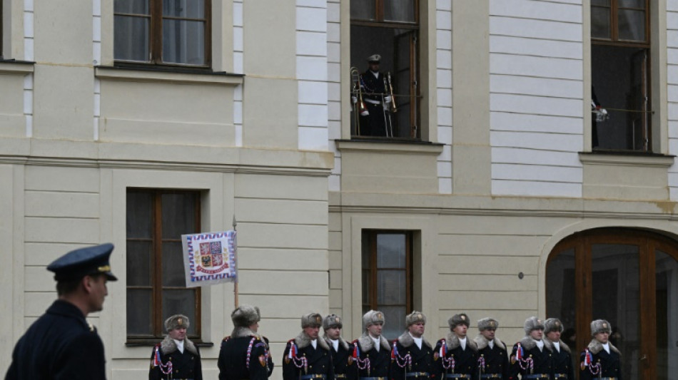 Rep&uacute;blica Tcheca presta homenagem &agrave;s v&iacute;timas de massacre em universidade