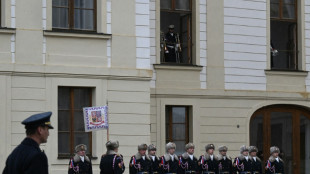 Rep&uacute;blica Tcheca presta homenagem &agrave;s v&iacute;timas de massacre em universidade