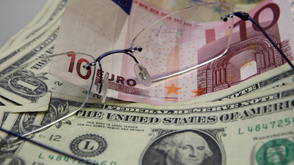 L'euro &egrave; in lieve calo sul dollaro a 1,0947