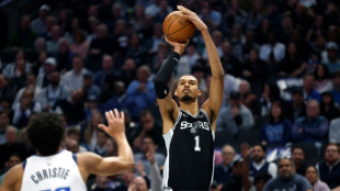 Lakers rally to beat Sixers despite Doncic injury