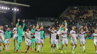Il Bologna vince 2-0 a Cagliari e risale in classifica.