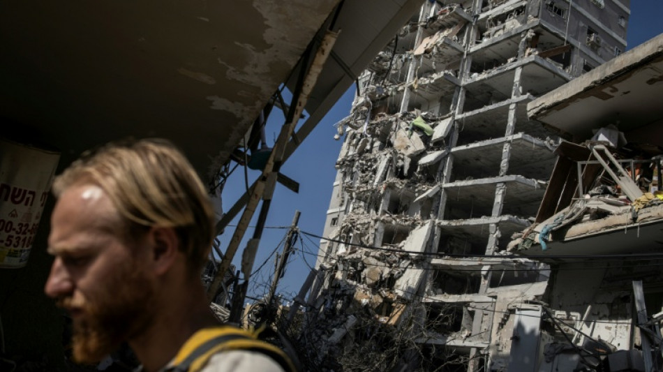 "No queda nada", los israelíes enfrentan los daños del ataque de Irán en casa