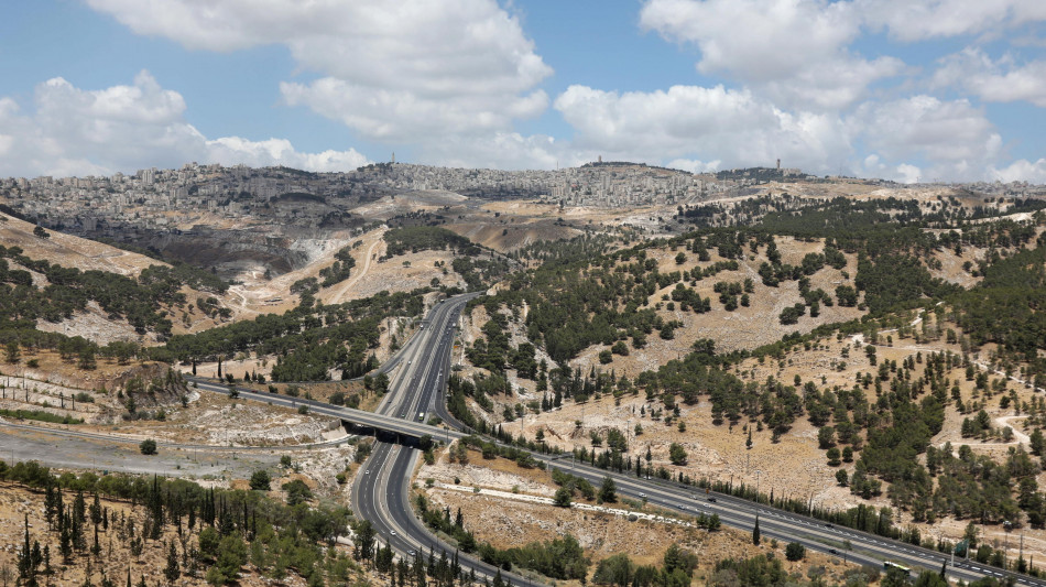 Israele approva insediamento che divide in due Cisgiordania