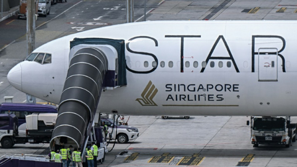 Aerol&iacute;nea de Singapur ofrece USD 10.000 a los heridos en un turbulento vuelo
