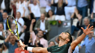 Despu&eacute;s de Nadal, Alcaraz tumba a Djokovic para alcanzar la final de Madrid