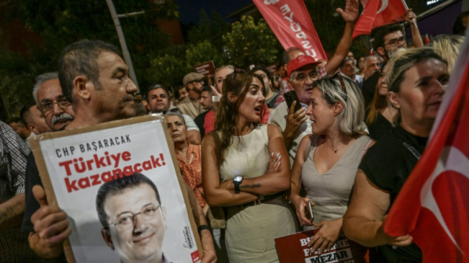 Prozess gegen bei Protesten in der Türkei festgenommene Fotografen vertagt
