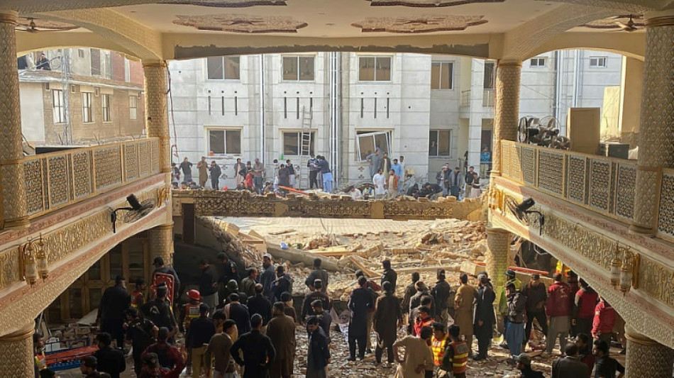 Pakistan: au moins 47 morts dans une explosion &agrave; l'int&eacute;rieur d'une mosqu&eacute;e de Peshawar