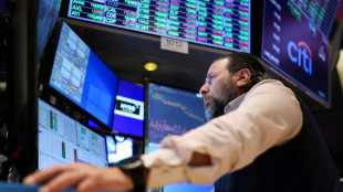 Wall Street ouvre dispers&eacute;e, fait une pause avant les droits de douane