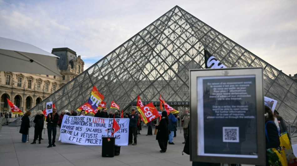 Le Louvre rouvre partiellement malgr&eacute; la reconduction de la gr&egrave;ve