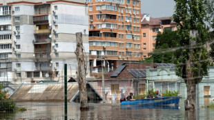 Barrage d&eacute;truit en Ukraine: des bombardements touchent des &eacute;vacuations de civils