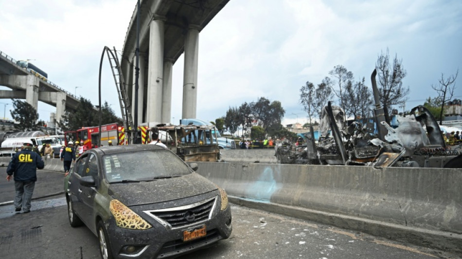 Explos&atilde;o de caminh&atilde;o de g&aacute;s deixa 3 mortos e dezenas de feridos na Cidade do M&eacute;xico