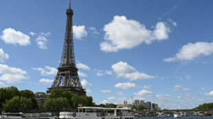 Bomb alert prompts Eiffel Tower evacuation 