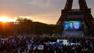 Devant la Tour Eiffel, la joie des partisans du pr&eacute;sident