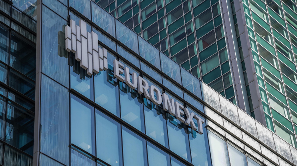 Borsa: l'Europa positiva, dollaro in calo dopo la Fed