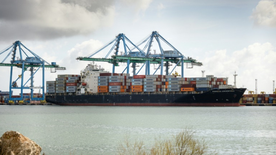 A Fos-sur-Mer, les dockers CGT bloquent trois conteneurs de composants militaires en partance pour Isra&euml;l 