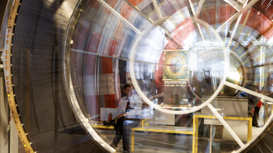 Scoperta al Cern una nuova particella parente del protone