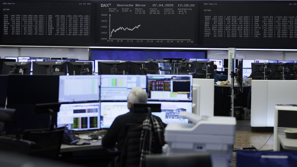 Borsa: l'Europa apre in rialzo con decisioni Trump su dazi