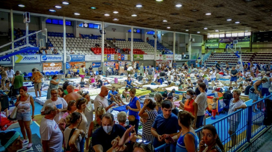 Canicule: Rhodes toujours en proie aux flammes, apr&egrave;s une op&eacute;ration d'&eacute;vacuation sans pr&eacute;c&eacute;dent