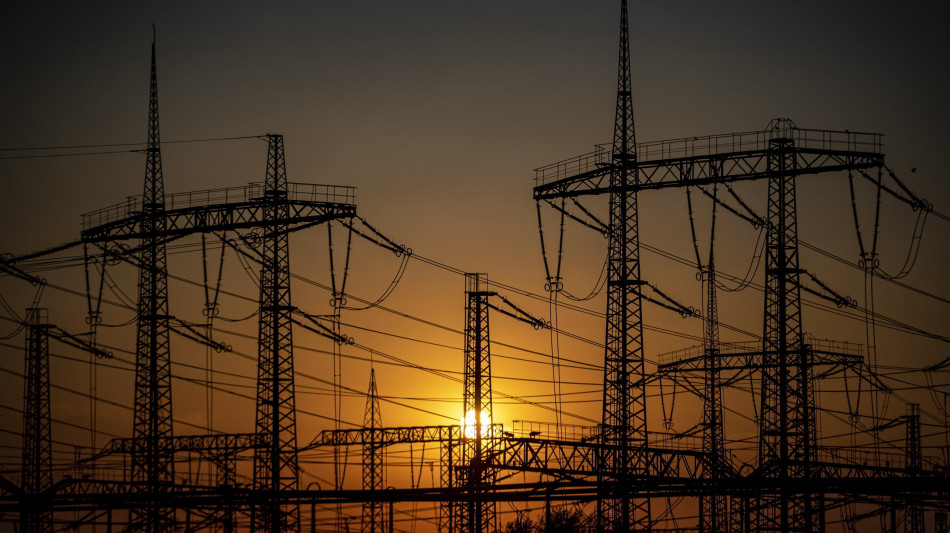 Rincara il prezzo dell'elettricit&agrave; in Borsa, +5% a 107,73 euro