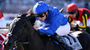 Godolphin in full bloom as Desert Flower wins 1000 Guineas