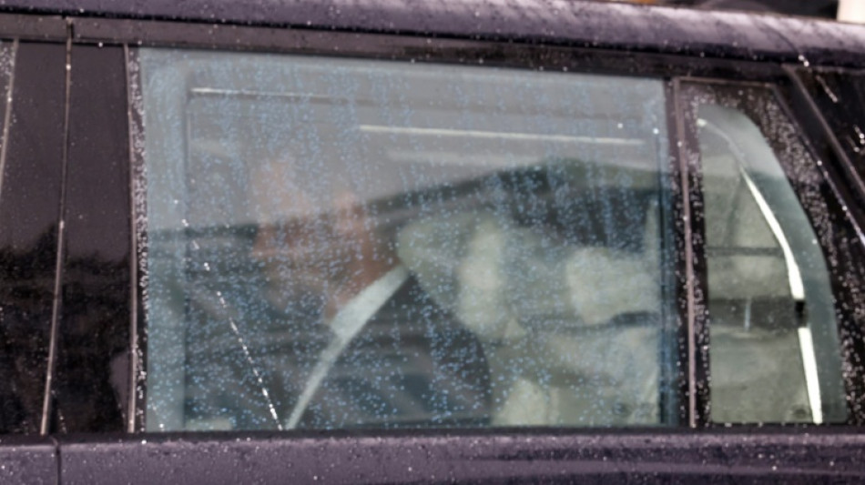 Pr&iacute;ncipe Harry visita o pai, Charles III, em primeiro encontro desde 2024