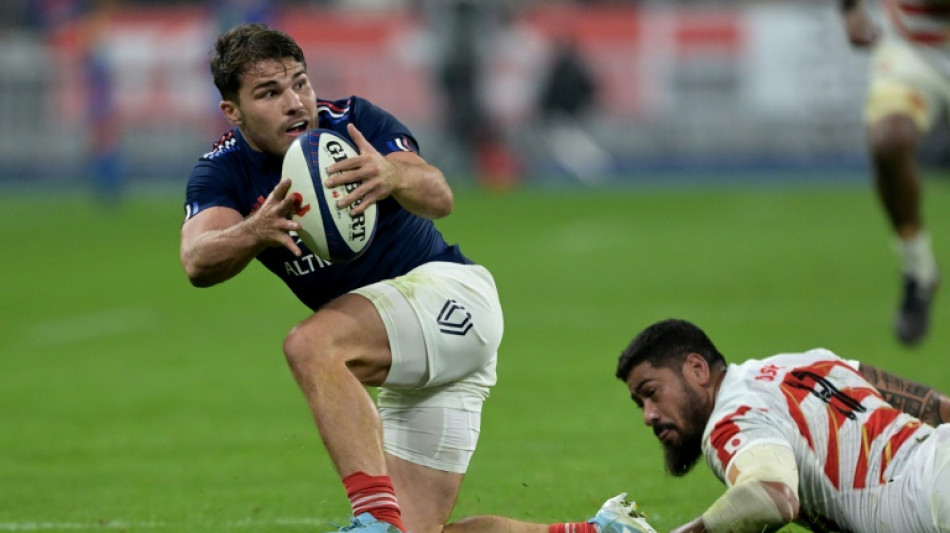 XV de France: les Bleus et Dupont en d&eacute;monstration face au Japon